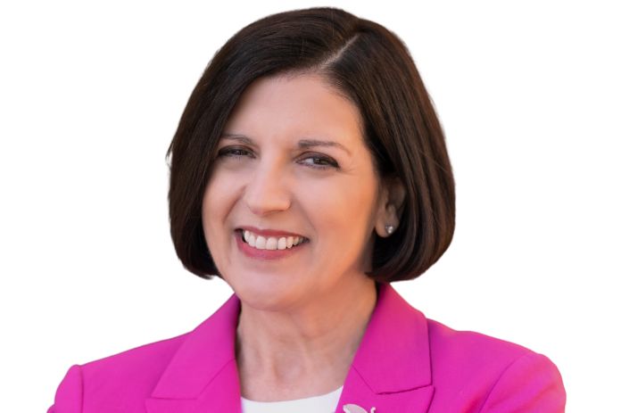 headshot for Cindy Baier